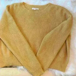 L.A. Hearts soft gold colored sweater size M